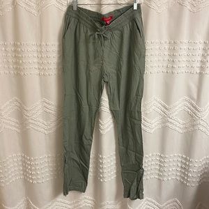 New Guess Cargo Pants - Olive Green Medium